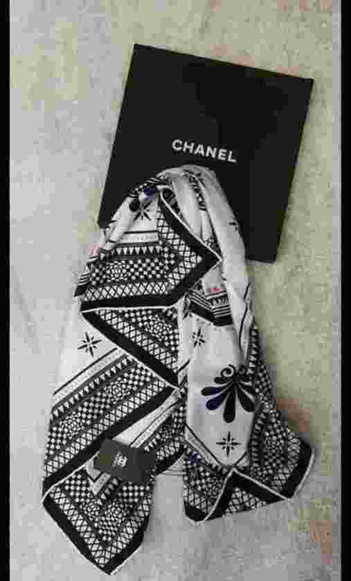 foulard-av_1598517052C3yG8b.jpeg
