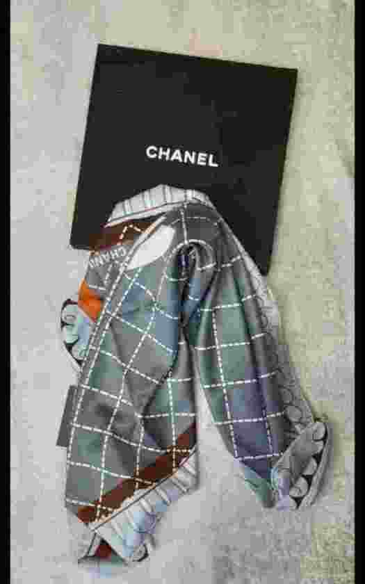 foulard-av_1598517052v7lkPh.jpeg